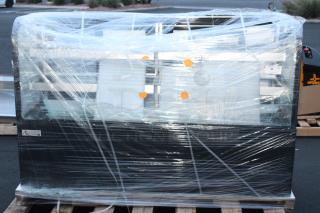 BRAND NEW SCRATCH-N-DENT! Avantco BC-72-HC 72" Curved Glass Black Refrigerated Bakery Display Case, 110 Volts	7.4 Amps. Serial Number: 1657102200022. Unit is in working condition. Front Glass is broken.