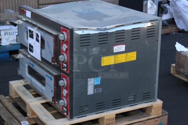 BRAND NEW SCRATCH-N-DENT!  Omcan 40636 Electric Countertop 27 5/8" Double Deck Entry Max Series Pizza Oven - 220V, 3 Phase, 11.2 kW.  SERIAL#0310554. IN WORKING ORDER. Unit is dented. - Image 2 of 7