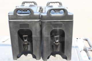 BRAND NEW! CaterGator BEVDP2 2.5 Gallon Black Insulated Beverage Dispensers. Out of original packaging. 2x Your Bid.