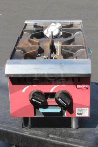 BRAND NEW SCRATCH-N-DENT! Avantco Chef Series CAG-R-2-12 12" 2 Burner Gas Countertop Range - 50,000 BTU. S/N: 1240157000006