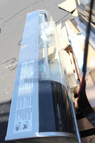 BRAND NEW SCRATCH-N-DENT! Hoshizaki HNC-150BA-L-SLH Curved Glass Refrigerated Sushi Display Case 59" - Left Side Compressor, 115 Volts	1 Phase. Serial Number: P001112H. Glass is Cracked.