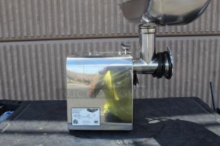 BRAND NEW! Vollrath 40743 #12 Meat Grinder 1 hp 110V 8 Amps	1 Phase	880 Watts. Serial Number: MINO012. Out of original packaging. - Item #1191158