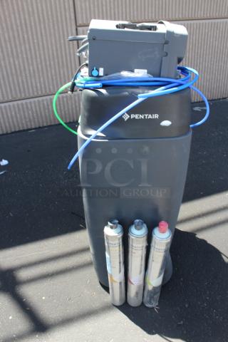 BRAND NEW! Everpure EV9975-72 EZ-RO 650/50ATM Reverse Osmosis System with Black Atmospheric 50 Gallon Tank - 650 GPD. Out of Original Packaging. Minor scuffing.
