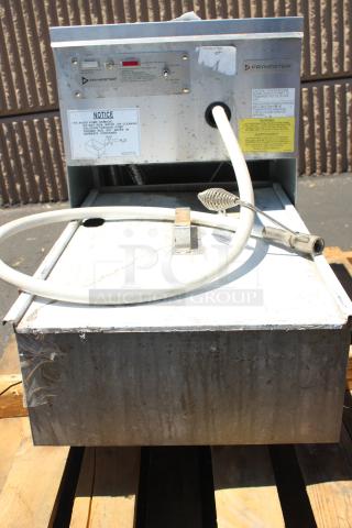 BRAND NEW SCRATCH-N-DENT! Frymaster PF80R 80 lb. Portable Fryer Oil Filter with Reversible Pump - 120 Volts, 6.2 Amps, 1 Phase, 1/3 hp. Serial Number: 2403YA0035. Unit is dented.