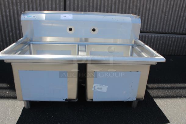 BRAND NEW SCRATCH-N-DENT! Regency 600S21717 41" 16-Gauge Stainless Steel Two Compartment Commercial Sink without Drainboards - 17" x 17" x 12" Bowls - Image 1 of 5