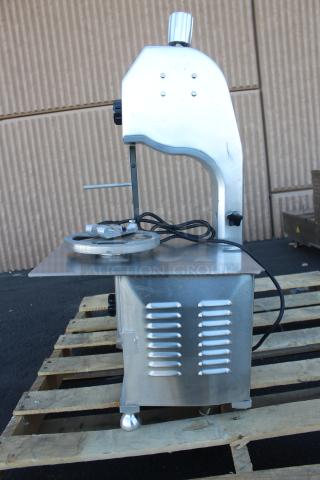 BRAND NEW SCRATCH-N-DENT! Backyard Pro BSSW65AL Butcher Series 65" Blade Countertop Vertical Band Meat Saw - 110V, 1 hp	. Legs are broken and unit is dented.
