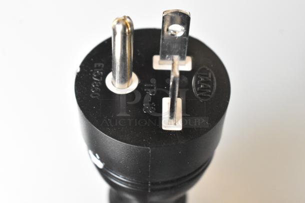 Close-up of a plug compatible with the Electrolux OTS100 Mini Combi Steamer, 110 Volts, 1 Phase.