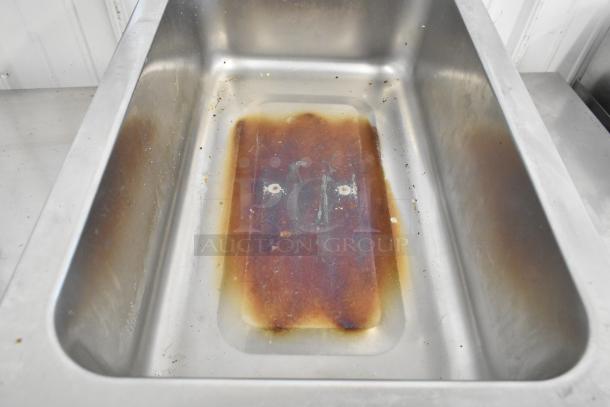 Avantco 177W50CKR stainless steel food warmer, visible staining, suitable for commercial use, includes 3 drop-ins, 120V.