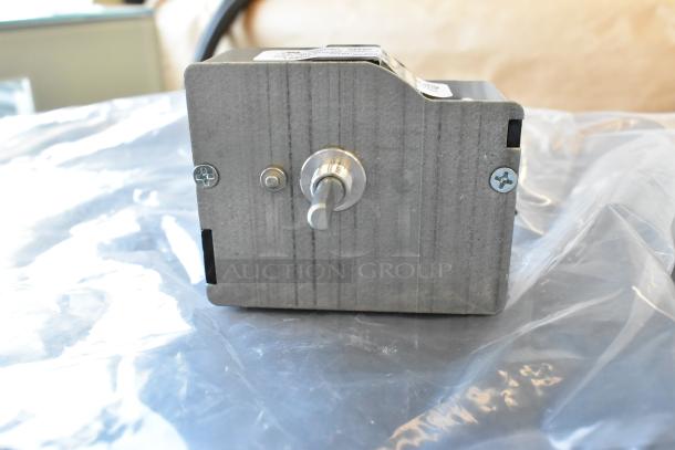 Brand new metal component, switch visible, part of 5-item auction lot; includes W2518 kit, Robertshaw TS11K-4411-1-0, Blodgett HP19323 valve, M450 fan.