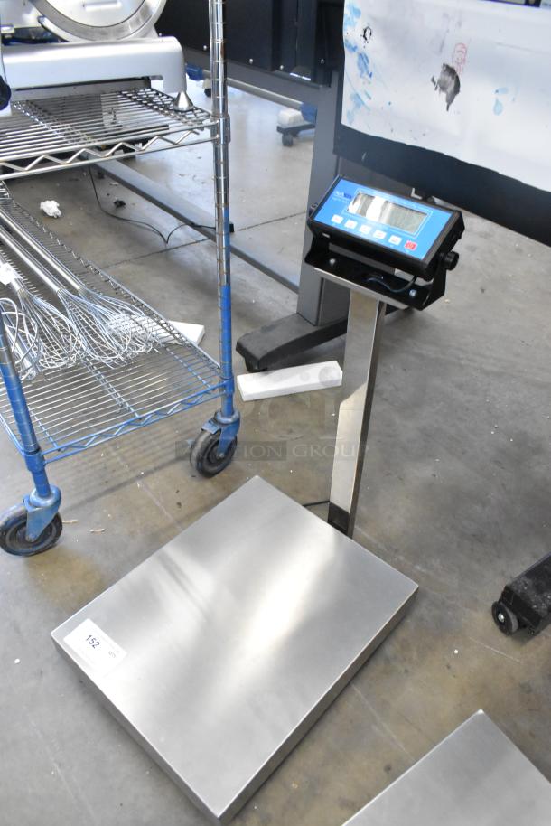 Brand new AvaTek 334BS150TX 150 lb. digital receiving bench scale with tower display. Some minor cosmetic scratches visible.