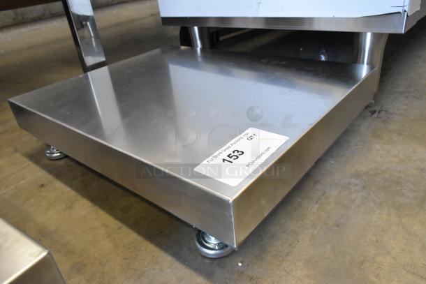 BRAND NEW AvaTek 334BS300TX 300 lb. digital bench scale, scratch and dent, stainless steel, with tower display. Tag: "153 QTY".