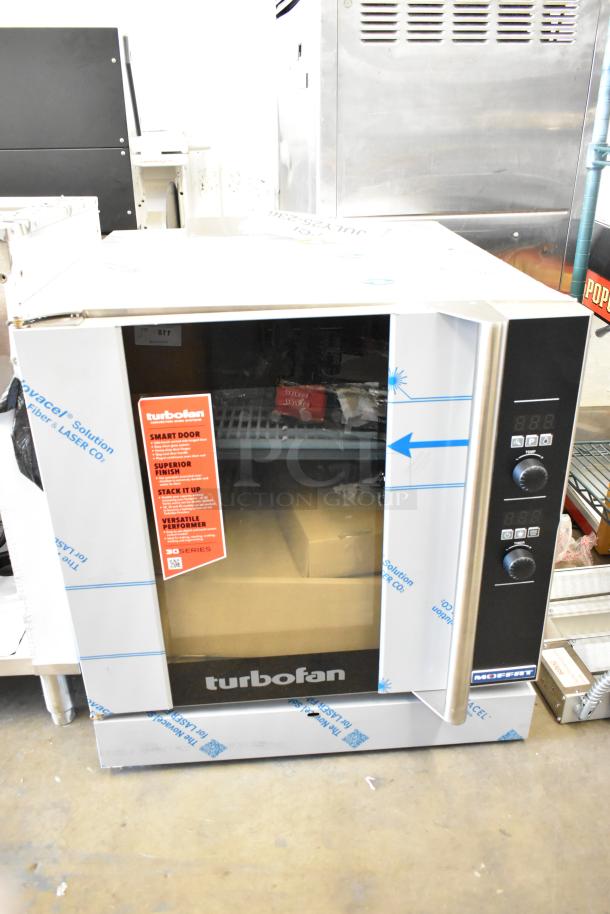 Brand new Moffat Turbofan G32D5-1 stainless steel convection oven, digital controls, steam injection, 34,500 BTU.