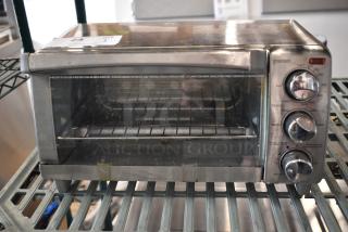Black & Decker TO1760SS Stainless Steel Countertop Electric Powered Toaster Oven. 120 Volts, 1 Phase.
