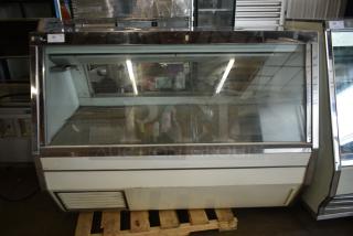 Metal Commercial Deli Display Case Merchandiser. 115 Volts, 1 Phase.