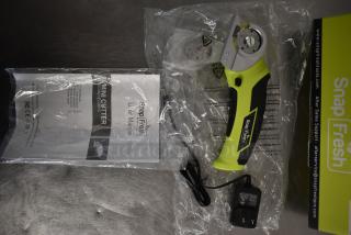 BRAND NEW IN BO! Snap Fresh EC0601 Mini Cutter