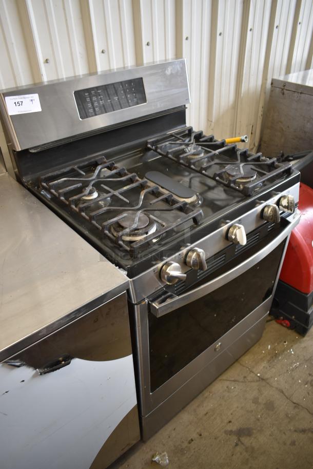 General Electric GE PGB935YP1FS Stainless Steel Natural or Propane Gas Powered 4 Burner Range w/ Convection Oven. - Image 2 of 12
