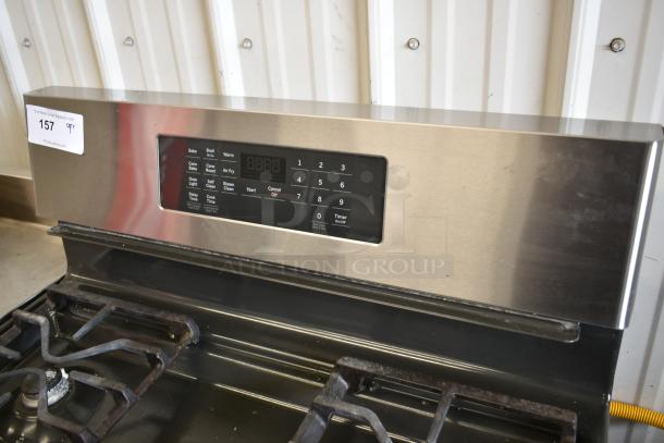 General Electric GE PGB935YP1FS Stainless Steel Natural or Propane Gas Powered 4 Burner Range w/ Convection Oven. - Image 4 of 12