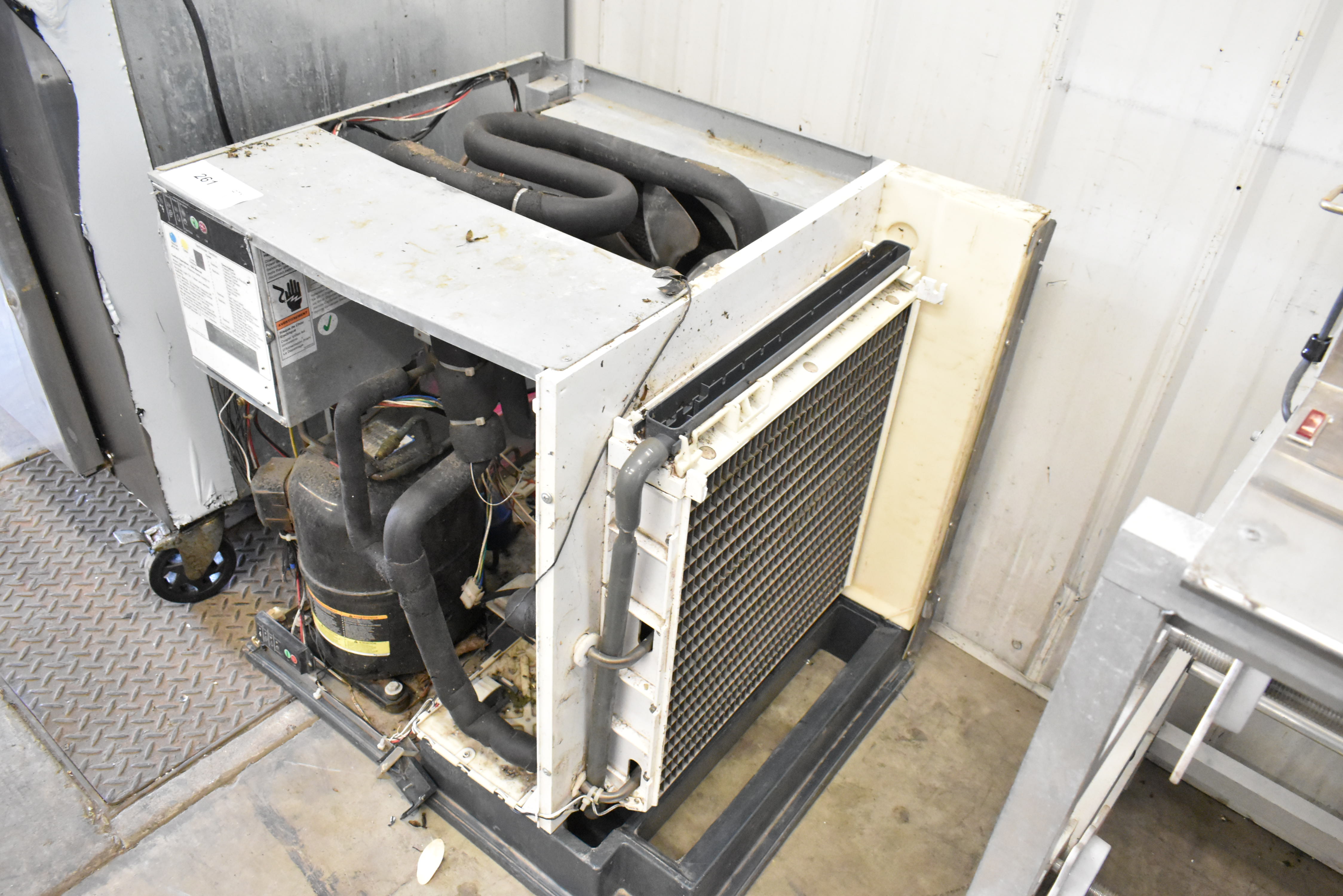 Clean evaporator plate