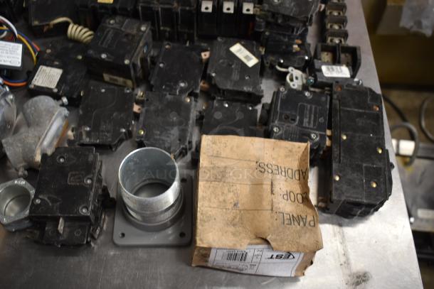 ALL ONE MONEY! Lot of Siemens B220 Circuit Breakers. - Image 6 of 10