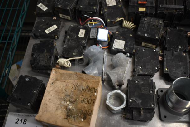 ALL ONE MONEY! Lot of Siemens B220 Circuit Breakers. - Image 7 of 10
