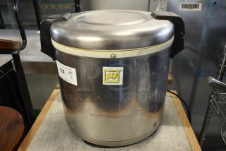 Thunder Group SEJ-22000 Stainless Steel Countertop Rice Warmer. 115 Volts, 1 Phase.