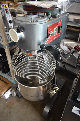 BRAND NEW SCRATCH AND DENT! Avantco 177MX40H Metal Commercial Floor Style 40 Quart Planetary Dough Mixer w/ Stainless Steel Mixing Bowl, Bowl Guard, and Whisk Attachment. 240 Volts, 1 Phase.