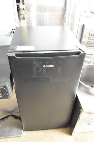 Galanz GLR33MBKE23 Mini Cooler. 120 Volts, 1 Phase. Tested and Working!