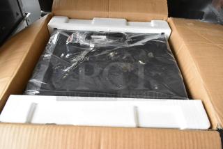 BRAND NEW SCRATCH AND DENT! Star 37965600 Metal Cash Drawer.