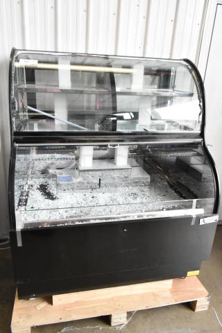 BRAND NEW SCRATCH AND DENT! Avantco Metal Commercial Grab N Go Merchandiser. See Pictures for Broken Glass. Tested and Working!