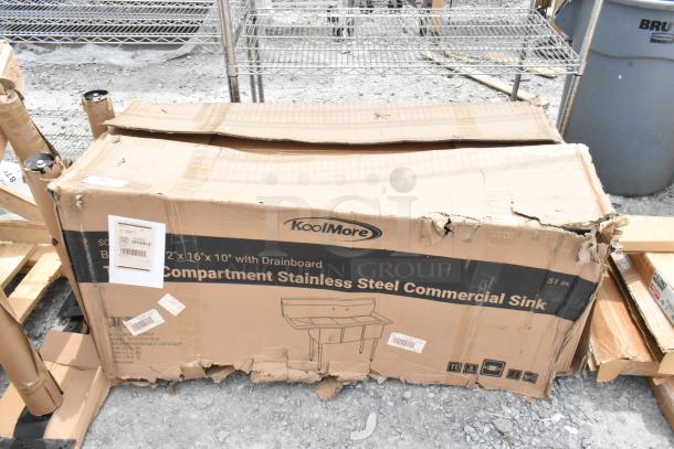 BRAND NEW SCRATCH AND DENT! KoolMore SC121610-12L3 3 Compartment Stainless Steel Nsf Commercial Kitchen Sink with Drainboard - Image 2 of 5