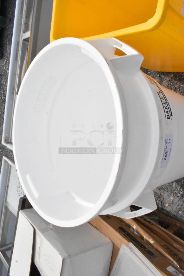 2 BRAND NEW SCRATCH AND DENT! Bakers Mark 176IBRND32W 32 Gallon Round Ingredient Bin. 2 Times Your Bid! - Image 3 of 6