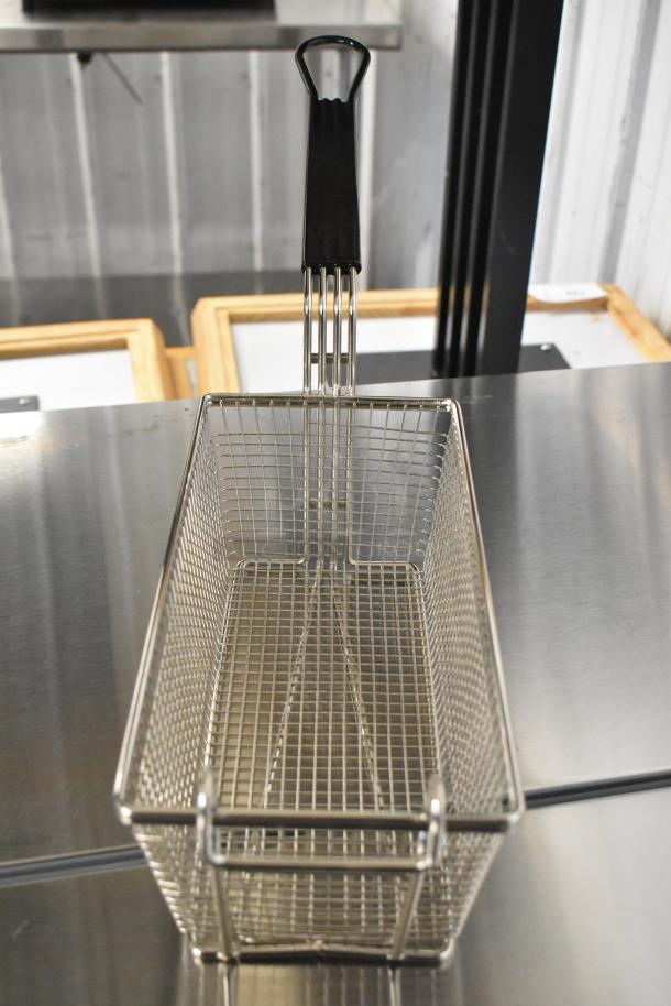 2 BRAND NEW SCRATCH AND DENT! Metal Fry Basket. 2 Times Your Bid! - Image 4 of 5