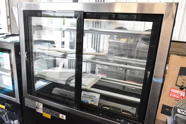 BRAND NEW SCRATCH AND DENT! Avantco 193BCF48B 47 3/16" Square Glass Black Refrigerated Bakery Display Case. 115 Volts, 1 Phase. Tested and Working! - Image 9 of 9