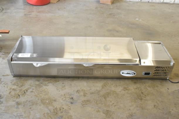 BRAND NEW SCRATCH AND DENT! 2024 Koolmore SCDC-6P-SG 59 in. Six Pan Refrigerated Countertop Condiment Prep Station. Tested and Working! - Image 1 of 12
