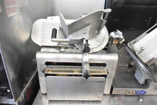 Globe 725 Stainless Steel Commercial Countertop Meat Slicer w/ Blade Sharpener. 115 Volts, 1 Phase. - Item #1186276