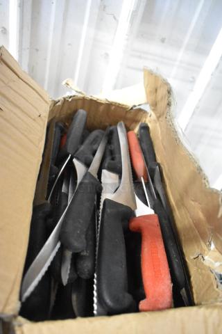 85 SHARPENED Stainless Steel Knives Including Serrated Bread Knife. 85 Times Your Bid!