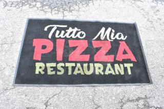 5'x3' Black Floor Mat w/ Tutto Mia Pizza Restaurant Logo - Item #1186380