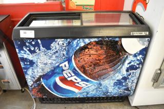 Beverage Air EZA84 Metal Commercial Chest Freezer Merchandiser. 115 Volts, 1 Phase.
