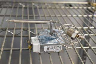 BRAND NEW SCRATCH AND DENT! MainStreet Equipment 541200728 200-400 Degrees Fahrenheit Thermostat for Floor Fryers