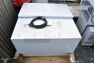 Zanotti MSB225T1250F/ETL Metal Commercial Self Contained Compressor and Condenser for Walk In Box. 115 Volts, 1 Phase.