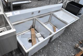 BRAND NEW SCRATCH AND DENT! Regency 600S2242424R Stainless Steel 2 Bay Sink w/ Right Side Drain Board.