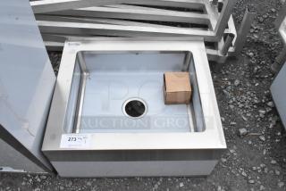 BRAND NEW SCRATCH AND DENT! Steelton 522MS16206 16" x 20" x 6" 16 Gauge 304 Stainless Steel One Compartment Floor Mop Sink