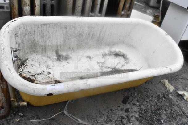 ANTIQUE! White Clawfoot Bathtub. Unit Was Removed from an 1800s Lancaster City Building. - Image 3 of 4