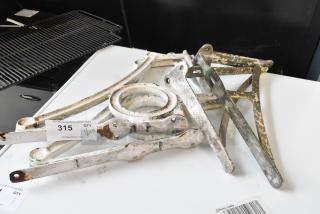 4 ANTIQUE Metal Brackets. 4 Times Your Bid!