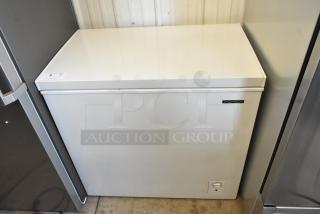Thomson TFRF710-SM Chest Freezer w/ Hinge Lid. 115 Volts, 1 Phase.