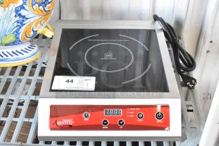 BRAND NEW SCRATCH AND DENT! 2025 Avantco 177IC3500 Countertop Induction Range / Cooker. 208-240 Volts, 1 Phase.