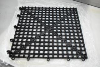 BRAND NEW SCRATCH AND DENT! Box of BT12X12 American Metalcraft BT12X12 12" x 12" Black Vinyl Interlocking Bar Tile