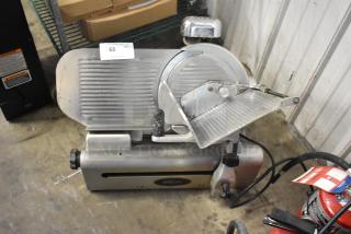 Globe 500 Stainless Steel Commercial Countertop Meat Slicer w/ Blade Sharpener. 115 Volts, 1 Phase. - Item #1187707