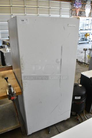 Gibson GFU21M4AW5 Single Door Reach In Freezer. 115 Volts, 1 Phase.