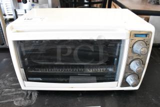 Black & Decker TRO4070 Metal Countertop Toaster Oven. 120 Volts, 1 Phase.